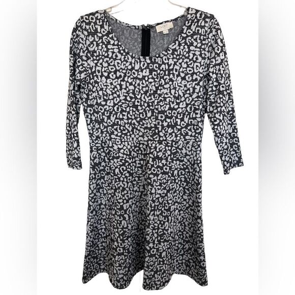 Loft Black/White Animal Print 3/4 Sleeve Knit Fit & Flare Dress Size 6P - Picture 1 of 9